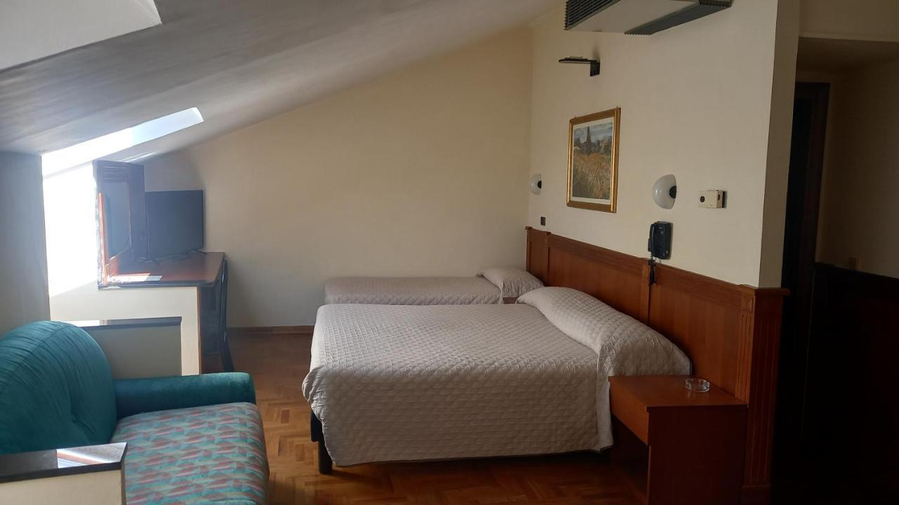 Hotel Valentino Centro Storico Orvieto Bagian luar foto