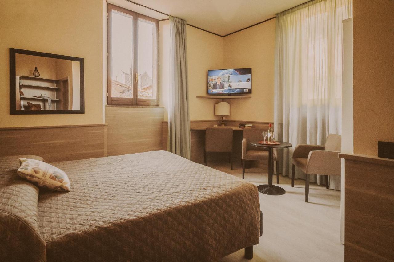 Hotel Valentino Centro Storico Orvieto Bagian luar foto
