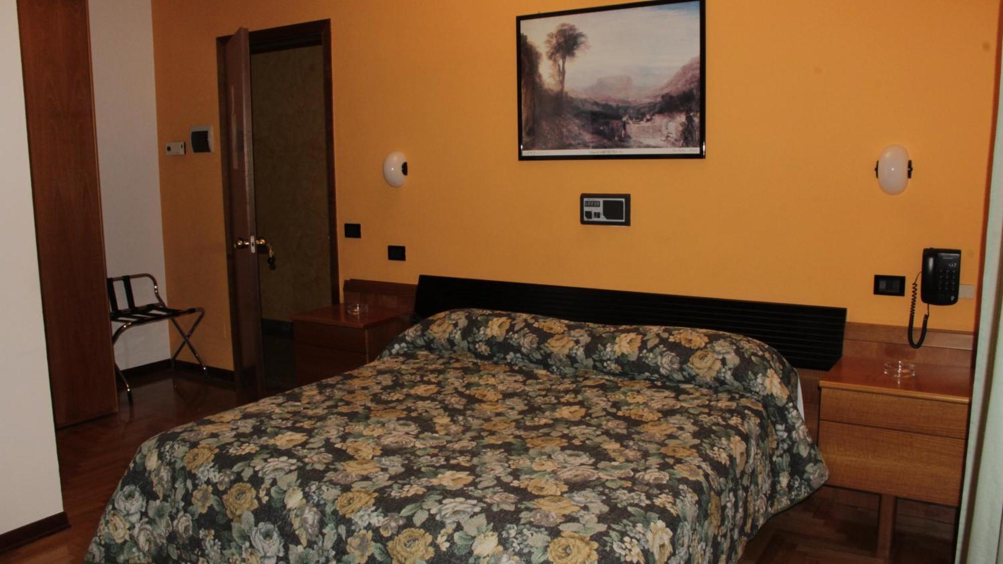 Hotel Valentino Centro Storico Orvieto Bagian luar foto