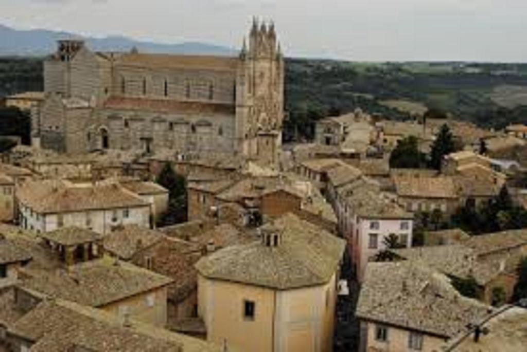 Hotel Valentino Centro Storico Orvieto Bagian luar foto