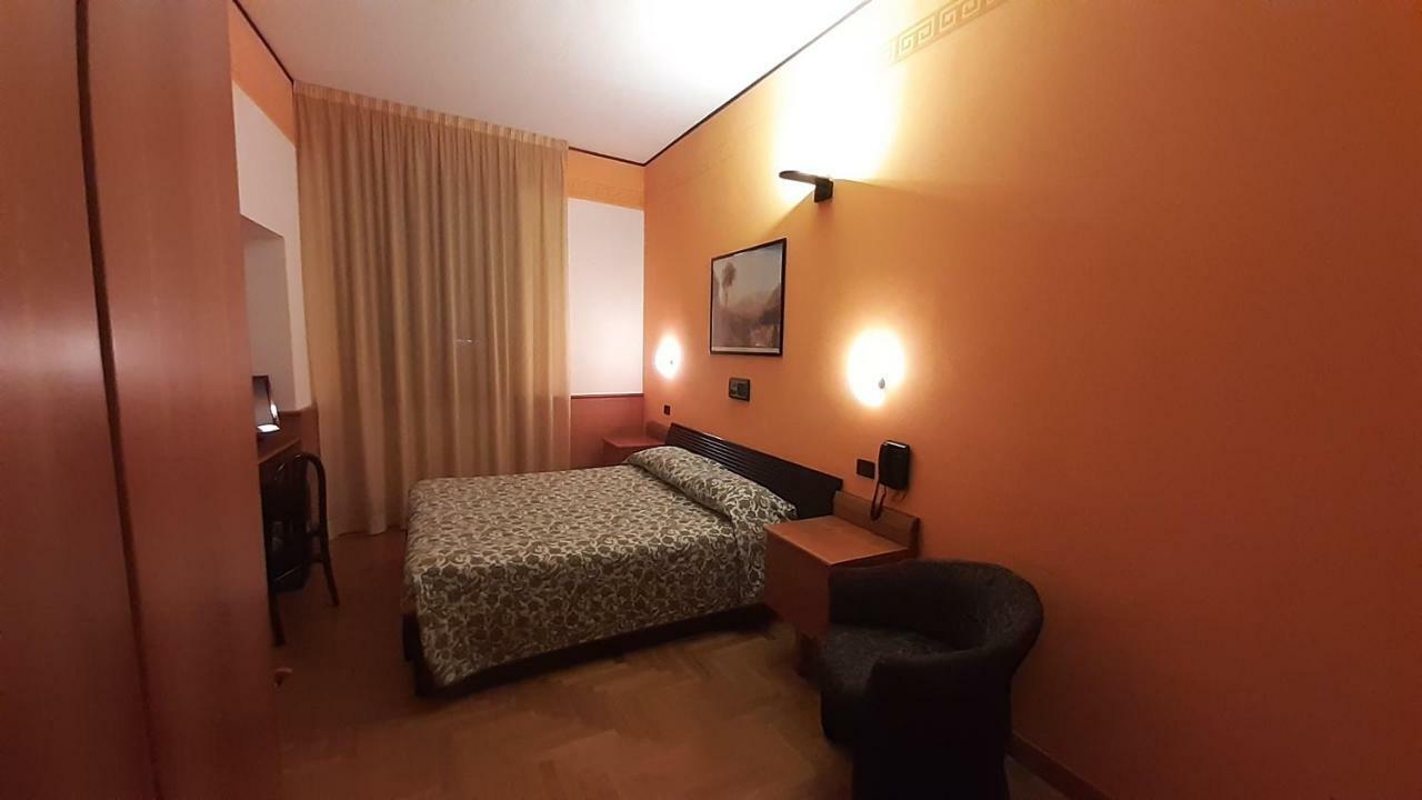 Hotel Valentino Centro Storico Orvieto Bagian luar foto