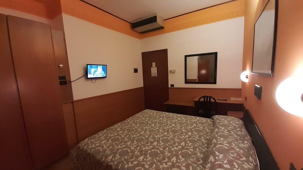 Hotel Valentino Centro Storico Orvieto Bagian luar foto